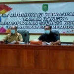 Rapat koordinasi kewaspadaan dini yang digelar Bakesbangpol Trenggalek di Lantai 2 Gedung Bhawarasa Trenggalek, Selasa (4/5/2021). (foto: HERMAN/ BANGSAONLINE)