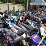 Sepeda motor hasil operasi penertiban balap liar diamankan di Mapolres Pamekasan.