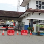 Kondisi Terminal Kesamben, Blitar pasca penutupan tampak lengang.