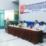 Ratusan napi saat mengikuti sosialisasi yang dilakukan KPU Kabupaten Tuban di Lapas Kelas II B Tuban, Rabu (25/11).