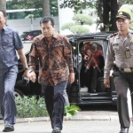 Ketua DPR Setya Novanto saat tiba di Gedung KPK Jakarta, Selasa (10/1).