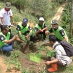 Kegiatan aksi penanaman ribuan pohon oleh forum Peduli DAS Solo bersama masyarakat di Desa Kasian.