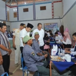 Wabup Trenggalek, Syah Natanegara (peci hitam)