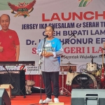 Debby Kurniawan, saat memberikan sambutan.