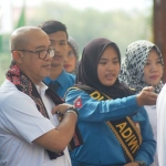 Tim Verlap Adiwiyata Provinsi saat berada di SMKN 2 Trenggalek. foto: HERMAN S/ BANGSAONLINE