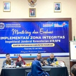 Tim Irjen Kementerian ATR/BPN saat verifikasi lapang di Kantah Kabupaten Pasuruan.

