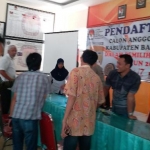 Penyerahan berkas oleh Parpol ke KPU Bangkalan.