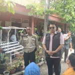 Pj Wali Kota Mojokerto saat berbincang dengan masyarakat.