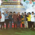 Foto bersama Kapolres, forpimda dan perwakilan parpol.