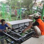Wahana roller coaster Umbul Square sedang dilakukan perbaikan.