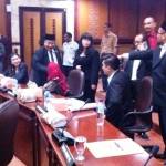 Suasana sidang paripurna yang dipenuhi interupsi para anggota dewan terkait dengan susunan Pansus RPJMD.