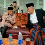 Prof Dr KH Said Aqil Siraj dan Prof Dr KH Asep Saifuddin Chalim, MA dalam acara Munas perdana Jamiyyah Ruqyah Aswaja  (JRA) di Masjid Institut Pesantren KH Abdul Chalim, Pacet Mojokerto, Jumat (23/9/2022). Foto: MMA/bangsaonline.com