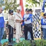 Pangdam V Brawijaya, Pangkoarmada II, dan Danlanud saat memberangkatkan peserta Fun Bike dengan start di Kodam V/Brawijaya dan finish di Koarmada II. 