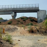 Pengerjaan jembatan Layang Paspro di Sumberasih belum bisa dilanjutkan.