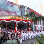 Upacara penurunan bendera dalam peringatan HUT ke-80 RI di Kota Batu.
