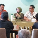 Ratna Juwita Sari saat cangkruk bareng bersama awak media.