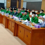 Prof Dr KH Asep Saifuddin Cahlim, MA dan para pengurus Pergunu saat audensi dengan Komisi VIII DPR RI di Senayan Jakarta, Rabu (22/6/2022). Foto: MMA/bangsaonline.com