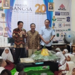 Dari kiri, Plt. Wakil Bupati Sidoarjo Nur Ahmad Syaifuddin, Komisaris Utama HARIAN BANGSA M. Mas