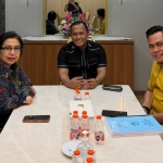  Wakil Bupati Pamekasan Sukriyanto (tengah) bersama DPRD Pamekasan Komisi V, Rosyid Fansori (kanan), bertemu langsung Anggota Komisi IX DPR RI, Irma Suryani Chaniago.  