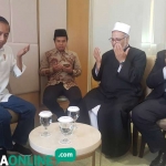 Prof Dr Ibrahim Shalah al-Hud Hud (nomor 2 dari kanan), ulama besar dan mufti dari Universitas Al-Azhar Kairo Mesir saat mendo