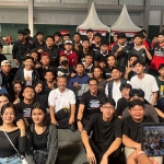 Para suporter dari 32 sekolah yang berlaga dalam Turnamen E-Sport MLBB Piala Rizki Sadig di GOR Rejoagung.
