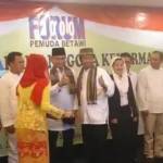 15 tokoh saat dianugerahi gelar kehormatan oleh Forum Pemuda Betawi. Foto: Rakisa Ibnu Rahman
