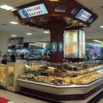 Salah satu outlet Holland Bakery