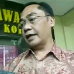 Kepala Dinas PUPR Hadi Santoso memberikan keterangan kepada wartawan usai menjalani pemeriksaan.
