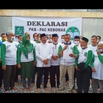 DPAC PKB Kebomas saat deklarasi dukung pasangan QA. foto: SYUHUD/ BANGSAONLINE