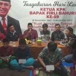 Sahabat Firli Bahuri Indonesia (FBI) Jawa Timur saat menggelar tasyakuran peringatan HUT ke-59 Ketua KPK Firli Bahuri.