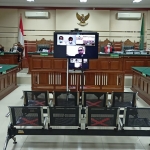 Suasana sidang pertama kasus dugaan korupsi Diskominfo Kabupaten Kediri yang berlangsung secara virtual. Foto: Ist