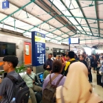 Suasana stasiun kereta api Kediri. Foto: bangsaonline