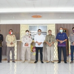 Wali Kota Kediri, Abdullah Abu Bakar (baju putih) bersama Tim Penilai Lomba Desa Tanggap Bencana (Destana) Provinsi Jawa Timur. (foto: ist).