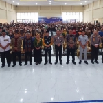 Jajaran Polres Sidoarjo bersama ratusan pelajar dalam acara roadshow wawasan kebangsaan untuk generasi muda, di Gedung Serbaguna Polresta Sidoarjo, Jumat (9/9/2022).