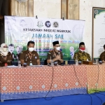 Suasana program jaksa masuk pesantren yang digelar di Pondok Modern Sumber Daya At-Taqwa (Pomosada) Kecamatan Tanjunganom, Kabupaten Nganjuk, Kamis (17/2).