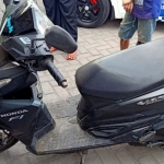 Barang bukti motor milik korban diamankan polisi.