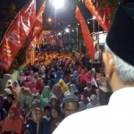 Dr KH Asep Saifuddin Chalim, MA saat menyampaikan taushiah di depan sekitar 600 warga NU dan Muslimat NU di Gedangan Sidoarjo Jawa Timur, Senin (20/8/2018). foto: bangsaonline.com