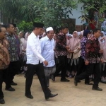 Presiden Jokowi saat berkunjung di Ponpes Tremas Pacitan. foto: ist