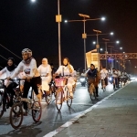 Ketua TP PKK Kota Kediri Ferry Silviana Abdullah Abu Bakar saat mengikuti Gowes Bareng Makam Auliya