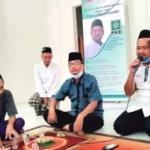 Fandi Akhmad Yani saat melakukan pertemuan dengan kiai dan tokoh di Ponpes Alkarimi Tebuwung, Dukun. foto: ist.
