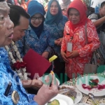 Wali Kota Masud Yunus ketika memantau kiprah warga Lingkungan Raung dan Merapi, Kelurahan Wates yang mewakili Jatim sebagai nominasi Posyandu tingkat nasional. foto: YUDI EP/ BANGSAONLINE