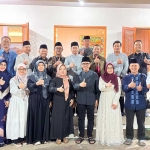 Wali Kota Batu saat foto bersama Kacabdindik Wilayah Kota Malang-Kota Batu, dan anggota MKKS SMA/SMK/MA di Kota Batu.
