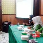 Suasana sosialisasi antisipasi kekerasan terhadap perempuan oleh PC Fatayat NU Jombang, Jumat (30/9). foto: ROMZA/ BANGSAONLINE