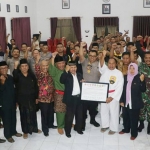 Kapolres AKBP Anthon Haryadi S.I.K., M.H. bersama para perwakilan perguruan silat.