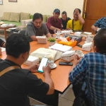 Ngopi bareng Perhutani KPH Mojokerto dengan awak media.