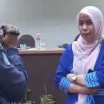 Anggota KPU Kota Batu, Devisi, Parmas dan SDM, Marlina saat diwawancarai awak media,  Kamis (10/11/2022)