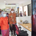 LAUNCHING: Deputi Bidang Pelayanan Publik Kementerian PAN-RB, Diah Natalisa saat meresmikan Mini MPP Sukodono, Kamis (10/9). foto: ist.
