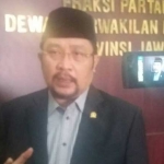 Sekretaris DPD Partai Golkar Jatim, Sahat Tua Simanjuntak. foto: DIDI ROSADI/ BANGSAONLINE