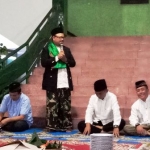 Jajaran Korem mendengarkan taushiyah.