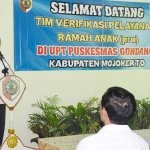 Wabup Pungkasiadi ketika menyambut Tim Verifikasi Pelayanan Ramah Anak. Ia menegaskan Pemerintah Kabupaten Mojokerto telah berkomitmen untuk memenuhi hak dan perlindungan anak dalam mewujudkan Kabupaten Mojokerto sebagai Kabupaten Layak Anak.
